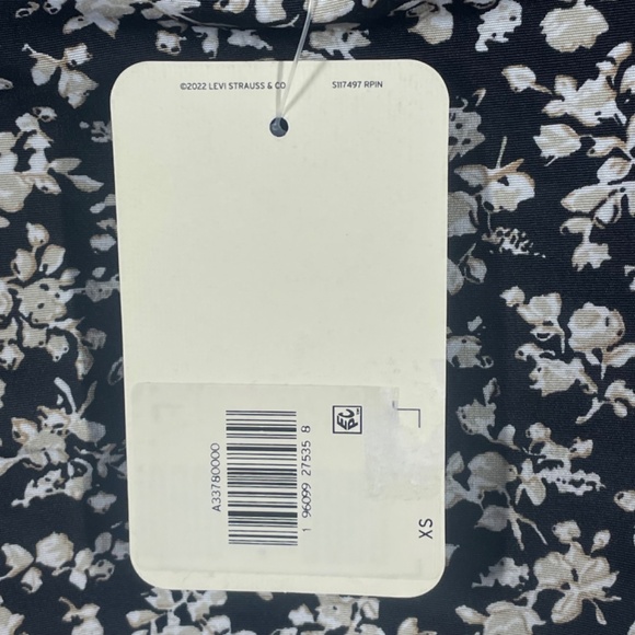 NEW Levis Floral Statement Crop Top Shirt Womens XS black western boho - Picture 6 of 11